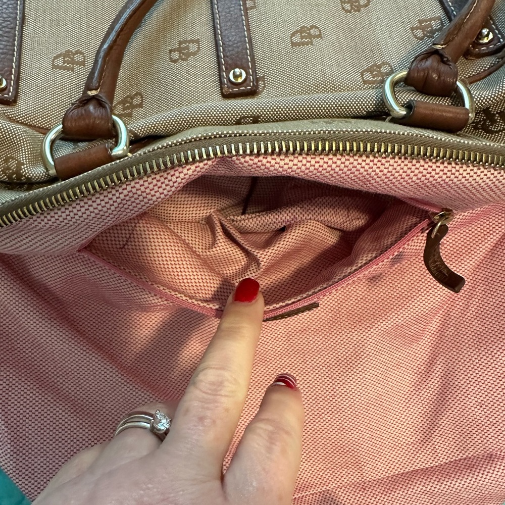 Dooney and Bourke GUC k6998671 - Picture 4 of 9